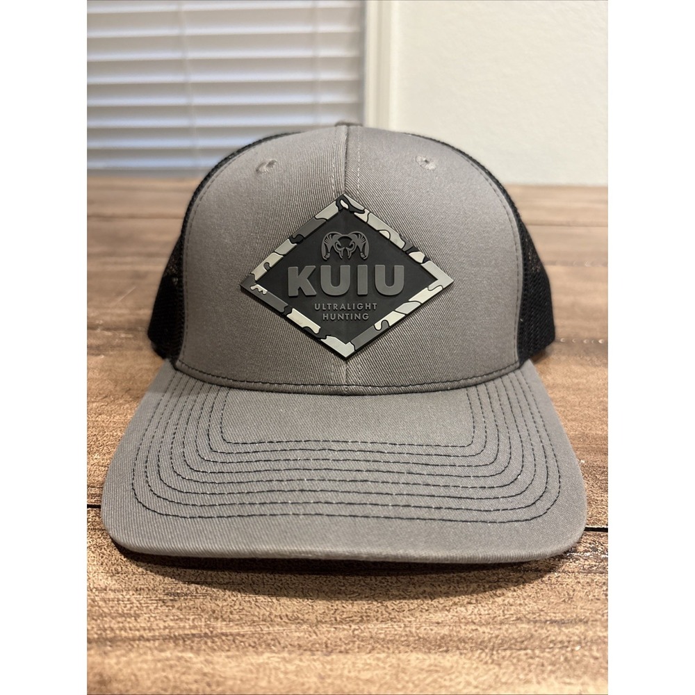 KUIU Hat Cap Snap Back Black Gray Mesh Trucker Embroidered  Mens OSFM